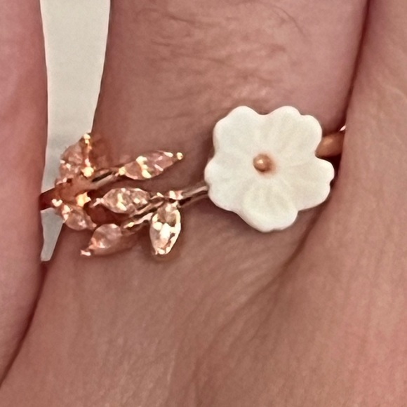 Rose Gold Flower Leaf Adjustable Ring - Picture 1 of 6